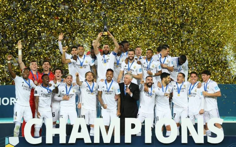 颜骏凌：和范德萨交换了联系方式，在儿时偶像面前踢球是圆梦