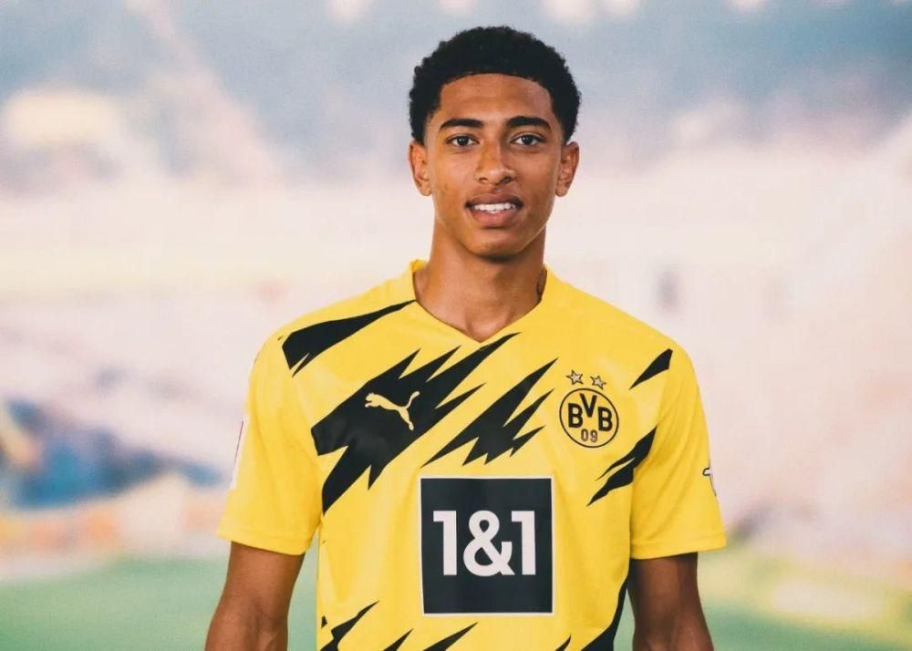 伤愈归来！阿方索·戴维斯时隔262天后重回拜仁大名单