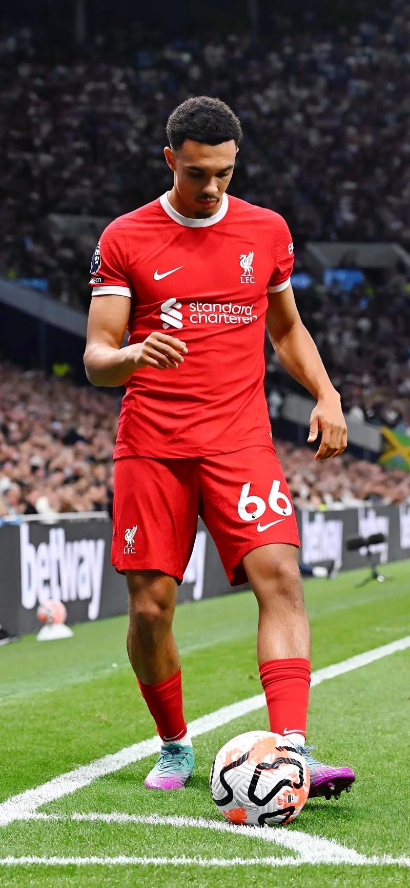 从“水土不服”到中场中坚，斯洛特冒险启用维尔茨收获显著成效