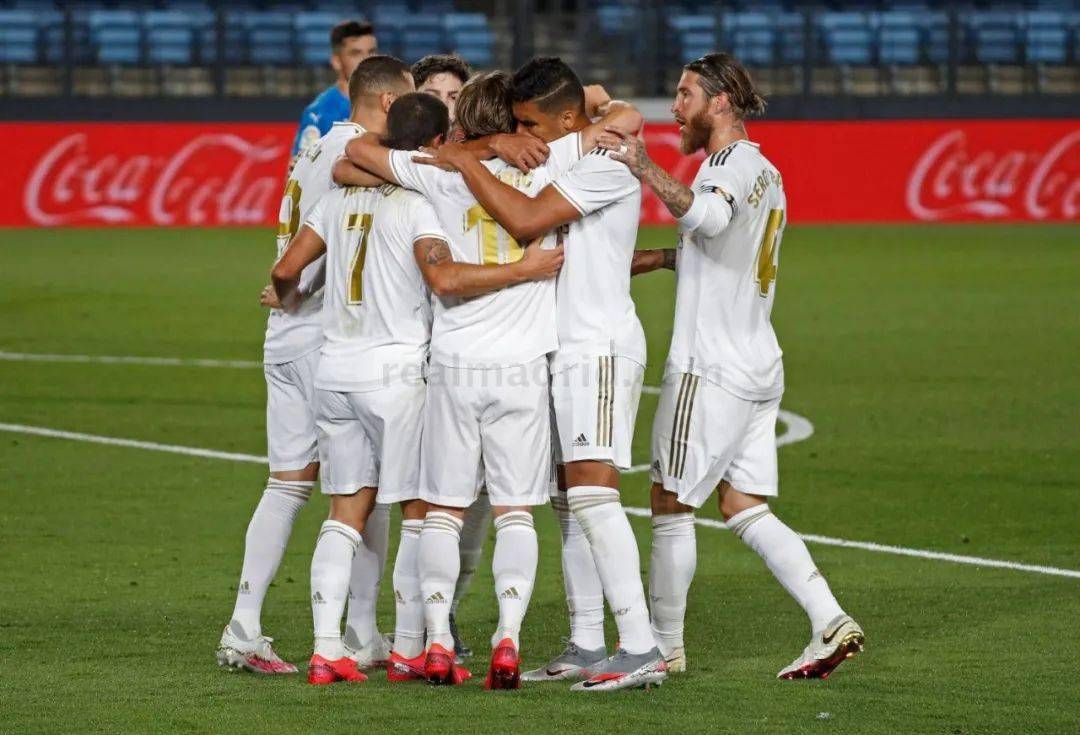 有意回归？本·西蒙斯点赞网友说他适合76人现在阵容的留言