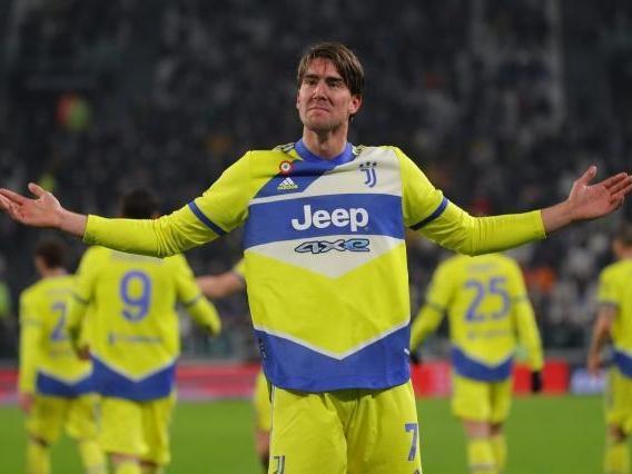 报价超十亿英镑，英媒：派拉蒙获得四年在英国的欧冠转播权